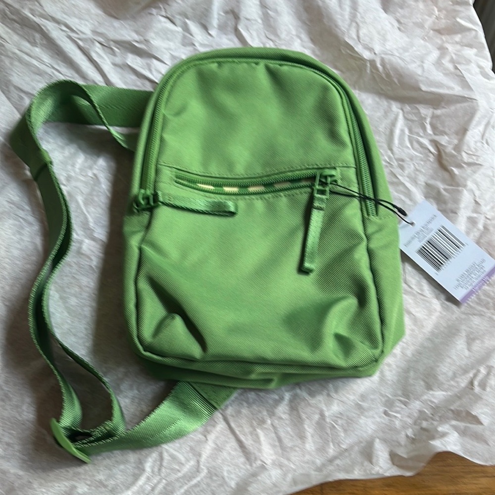 NWT! Vera Bradley Fluorite Green Essential Sling Backpack